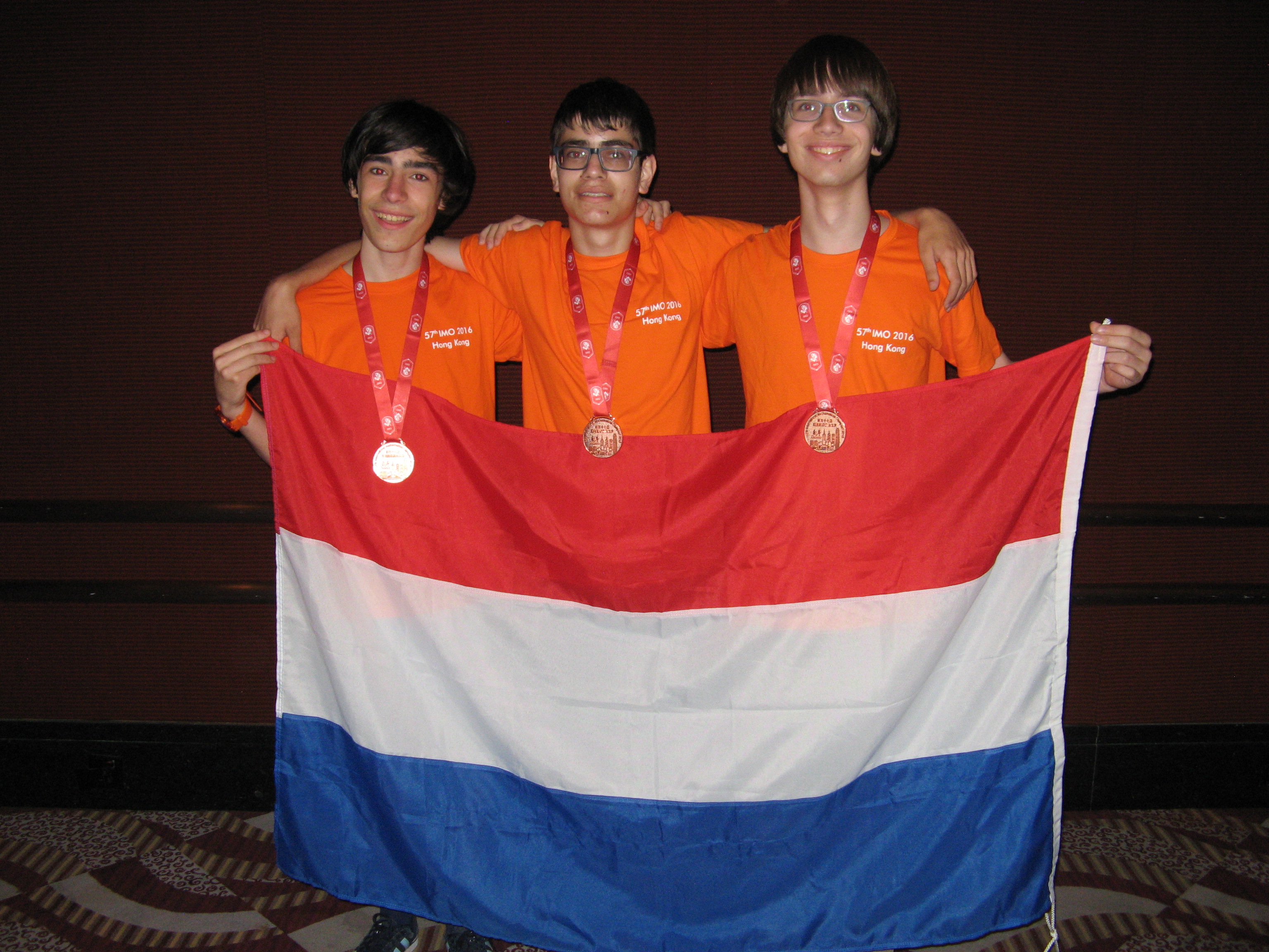 De Nederlandse medaillewinnaars: v.l.n.r. Levi, Gabriel en Pim.
